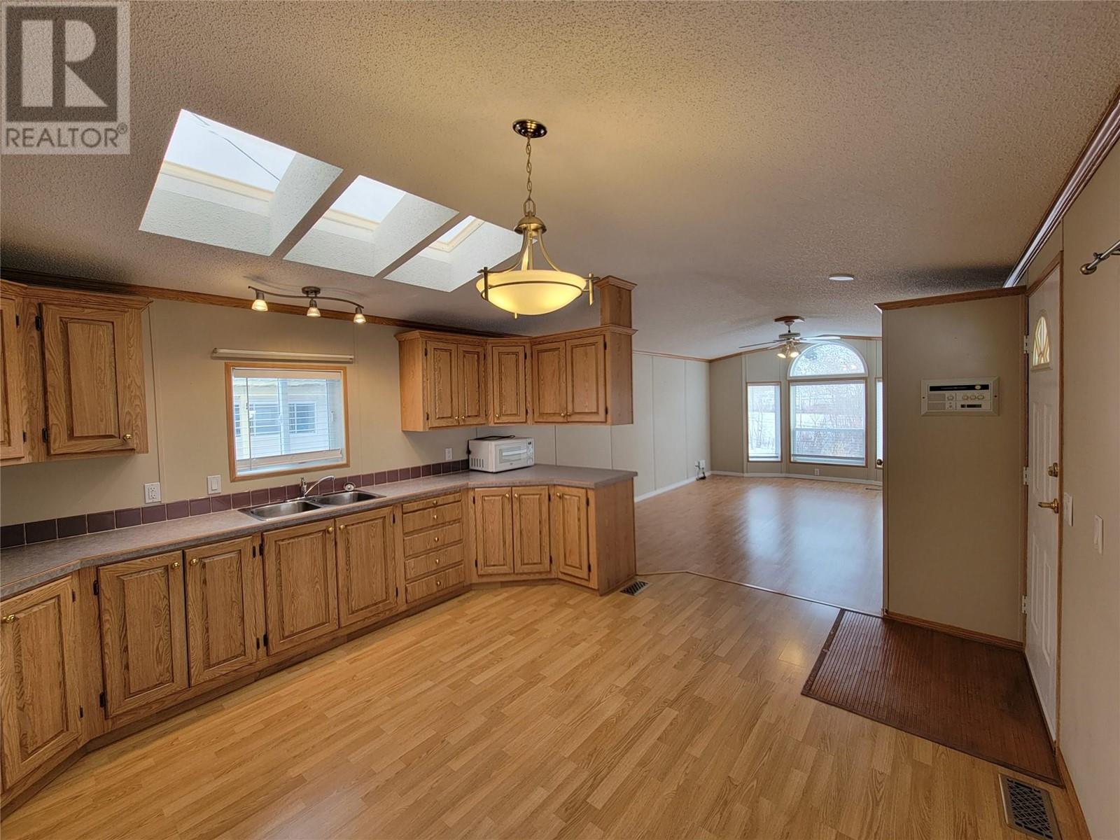 15 1292 Highway 3A Other, Keremeos