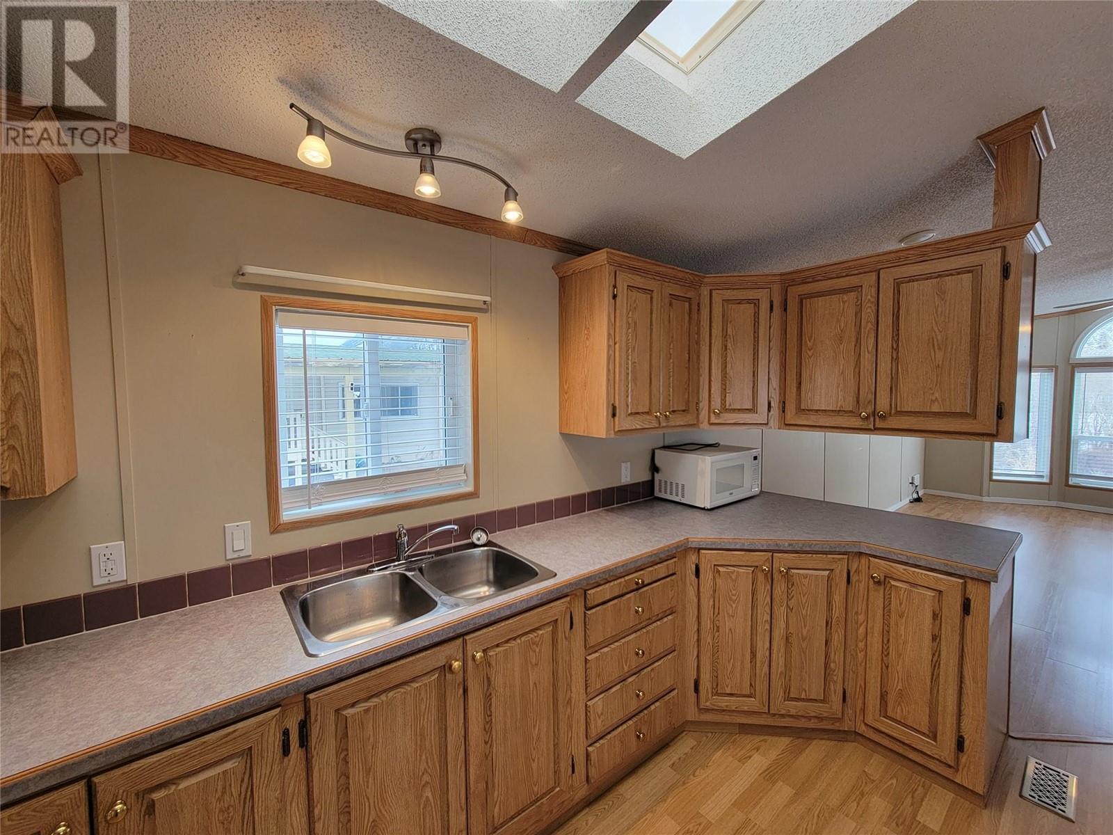 15 1292 Highway 3A Other, Keremeos