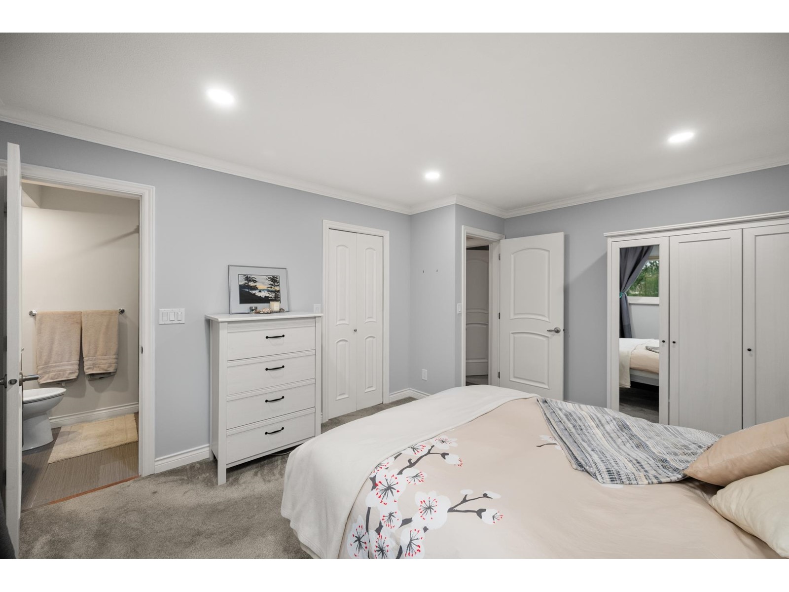 16199 13 AVENUE, Surrey real estate listing R2987797