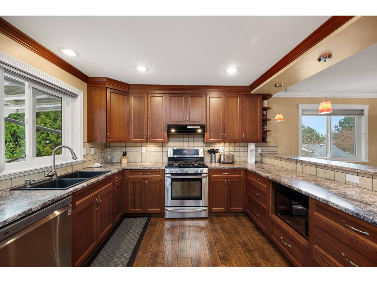16199 13 AVENUE, Surrey real estate listing R2987797