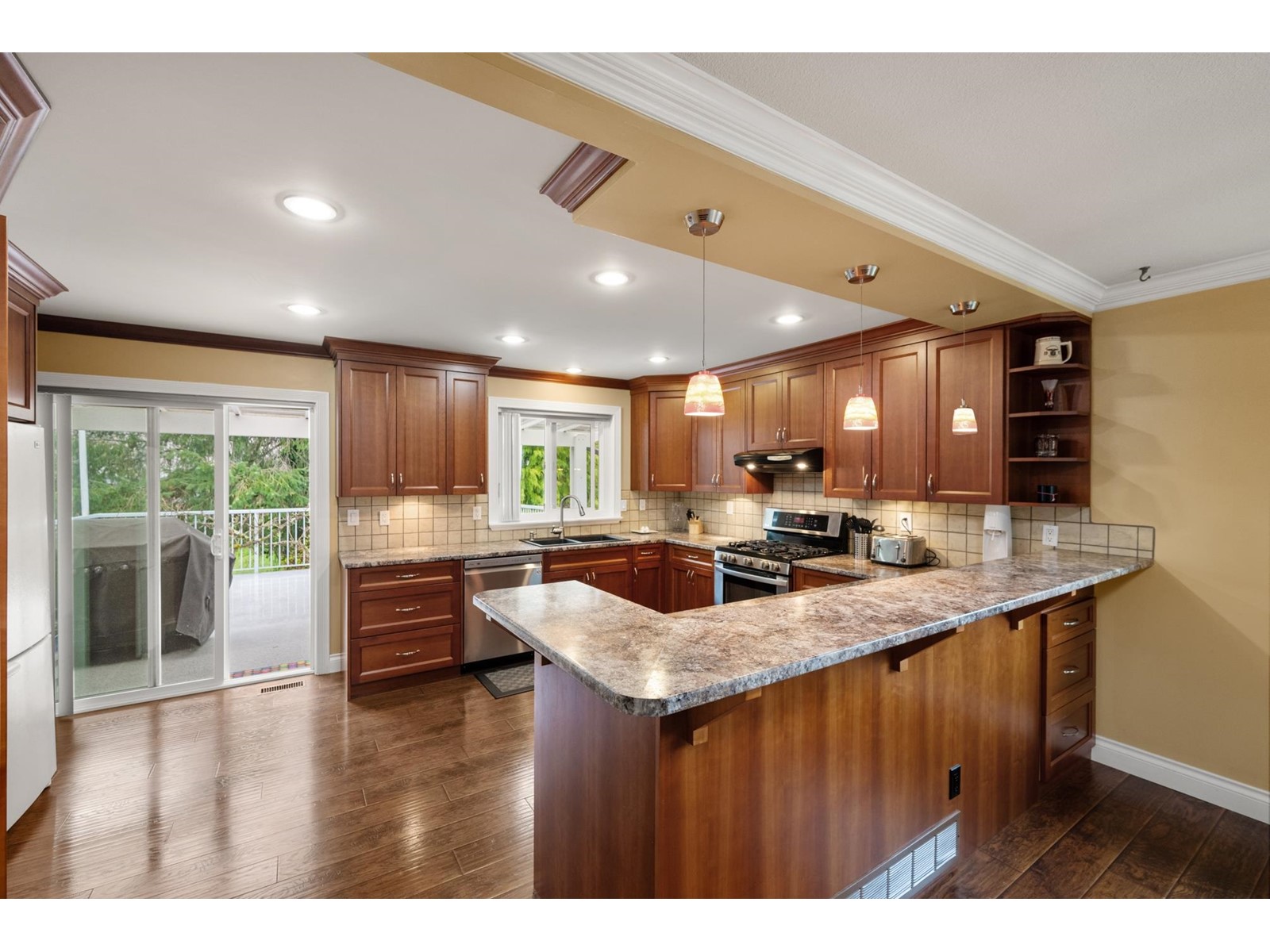 16199 13 AVENUE, Surrey real estate listing R2987797