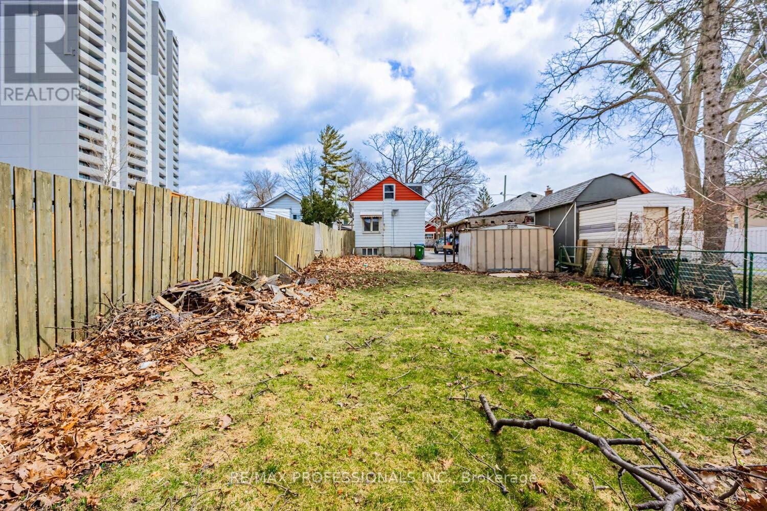 Single Family House for Sale in  MCDONALD AVENUE Toronto (Oakridge) 