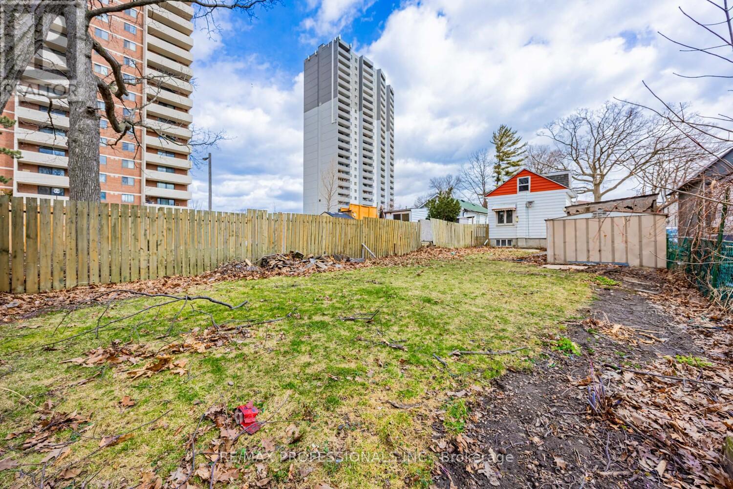 Single Family House for Sale in  MCDONALD AVENUE Toronto (Oakridge) 