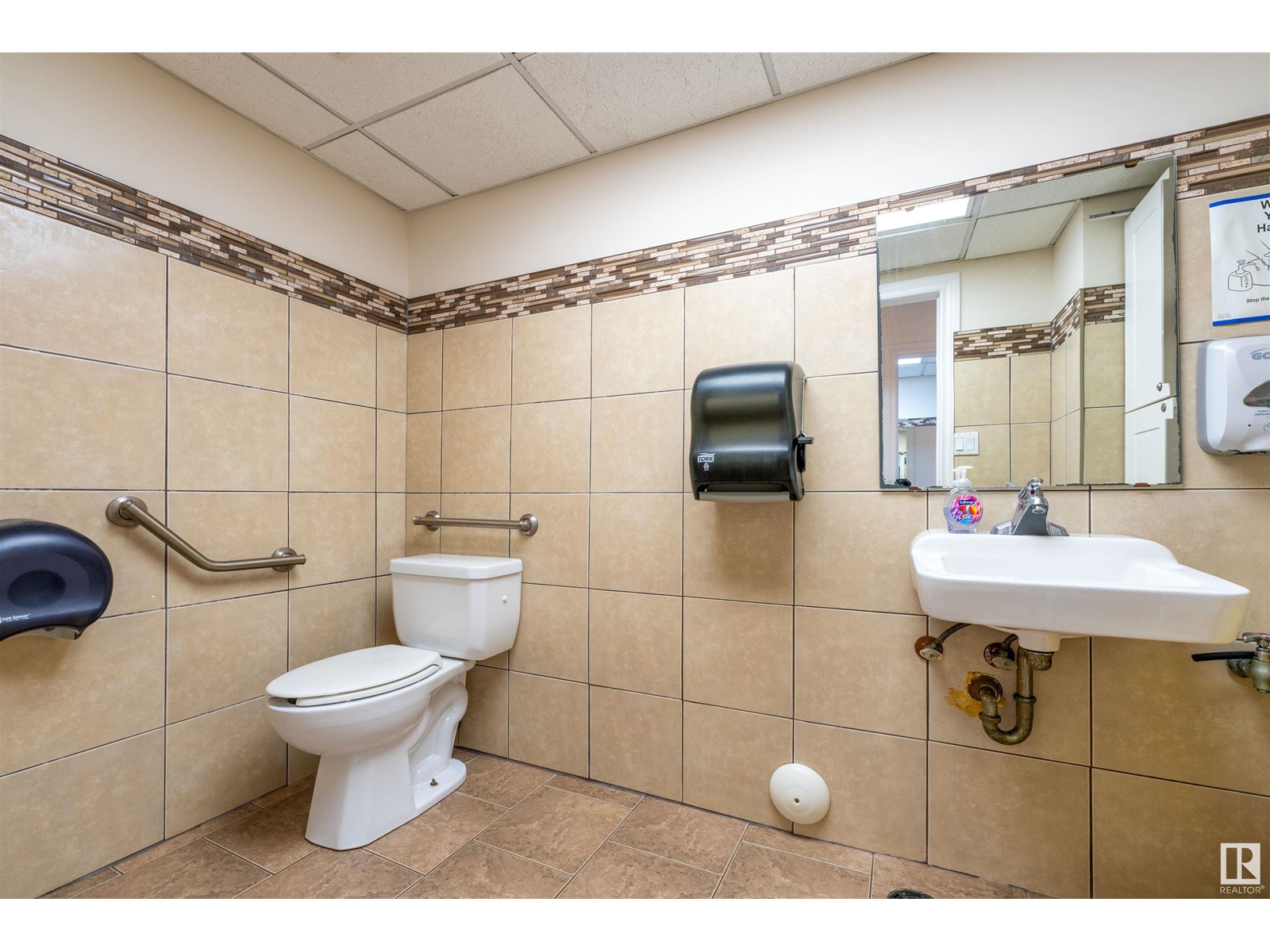 Photo 18 of 10038 116 St Nw Nw, Edmonton AB
