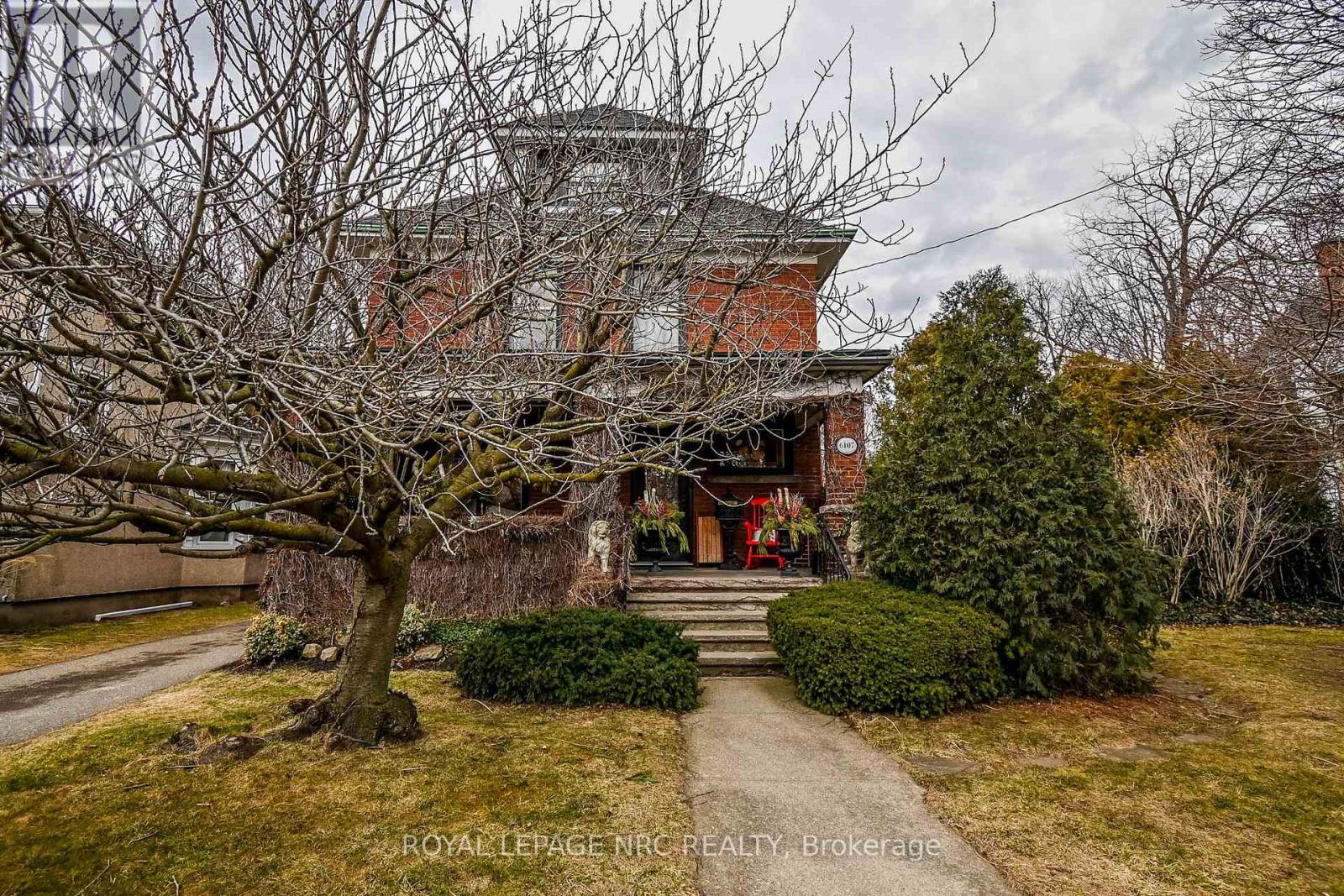 6107 Barker