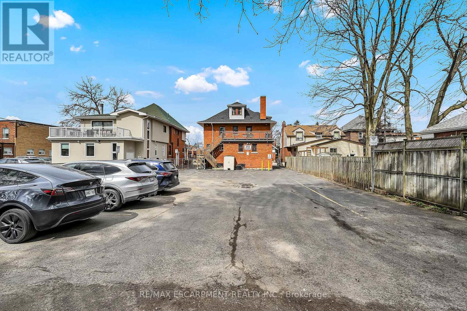 Photo 14 of 866 Main Street E, Hamilton ON