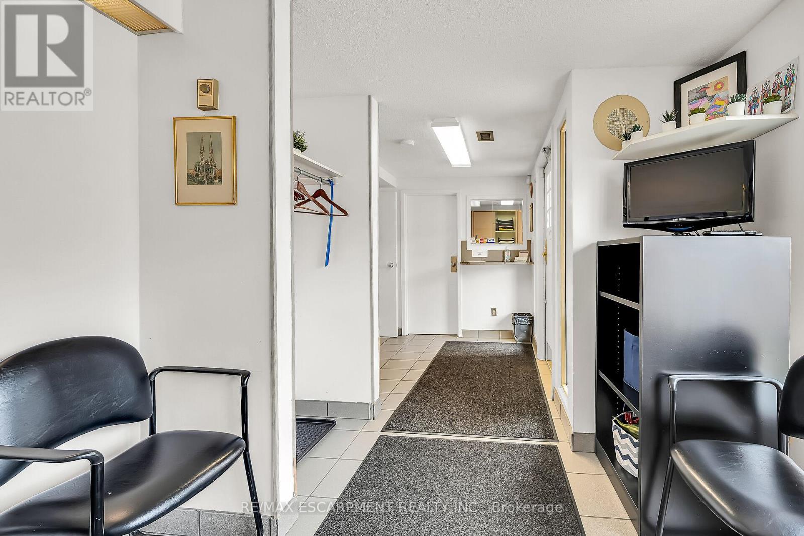 Photo 6 of 866 Main Street E, Hamilton ON