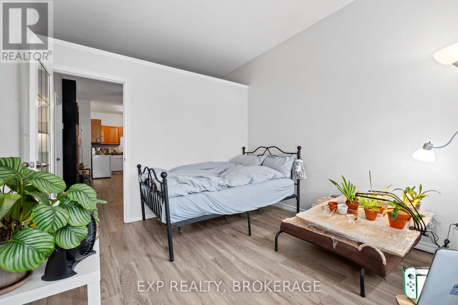 Photo 38 of 148 150 King Street W, Brockville ON