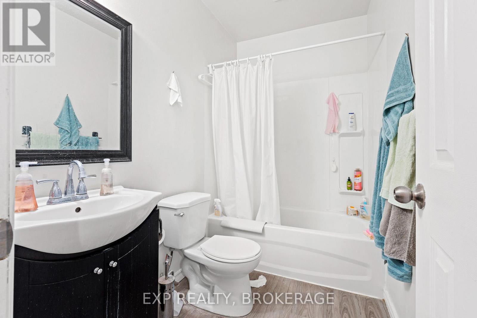 Photo 14 of 148 150 King Street W, Brockville ON