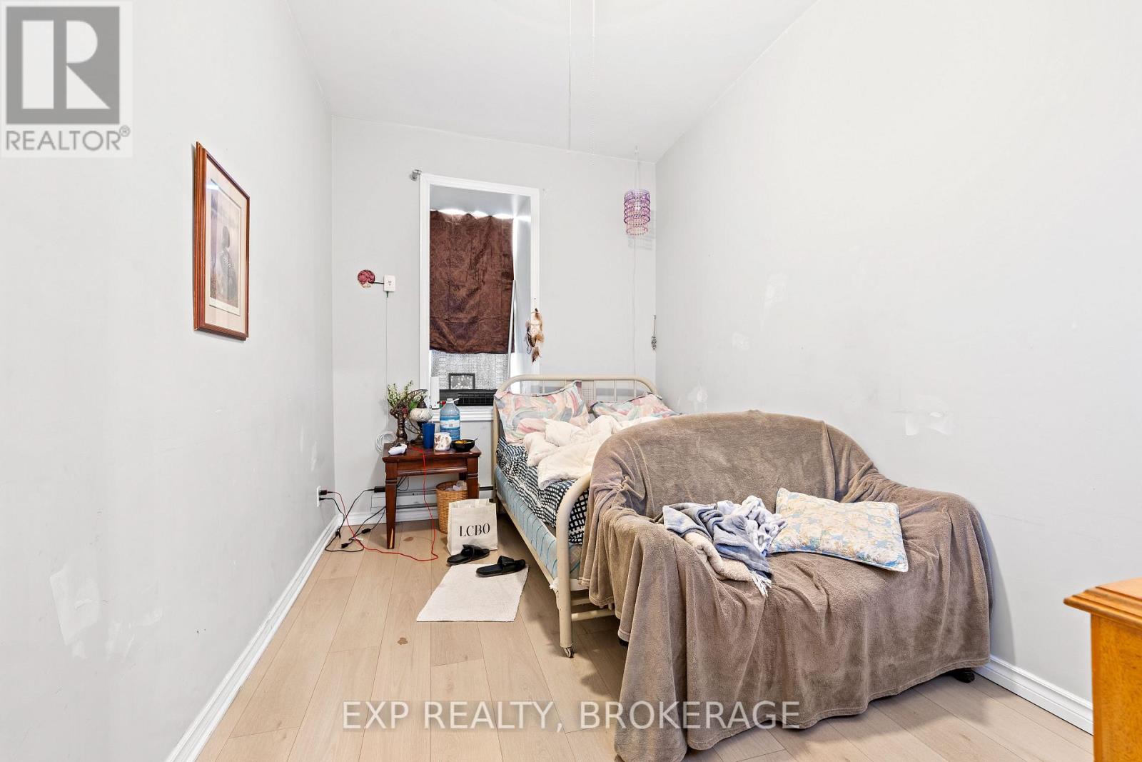 Photo 18 of 148 150 King Street W, Brockville ON