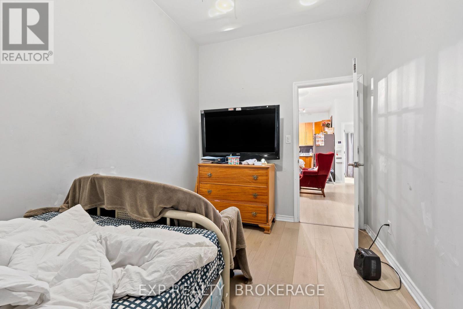 Photo 17 of 148 150 King Street W, Brockville ON