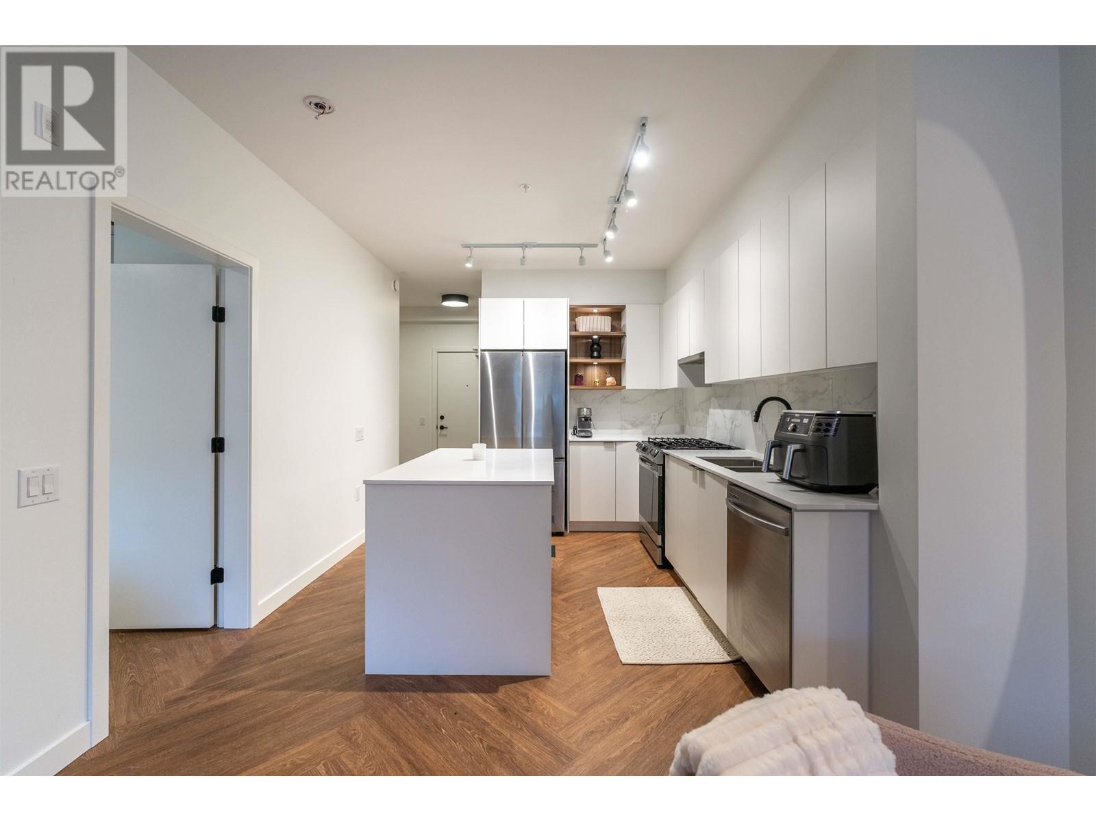 302 3229 ST JOHNS STREET, Port Moody real estate listing R2988939