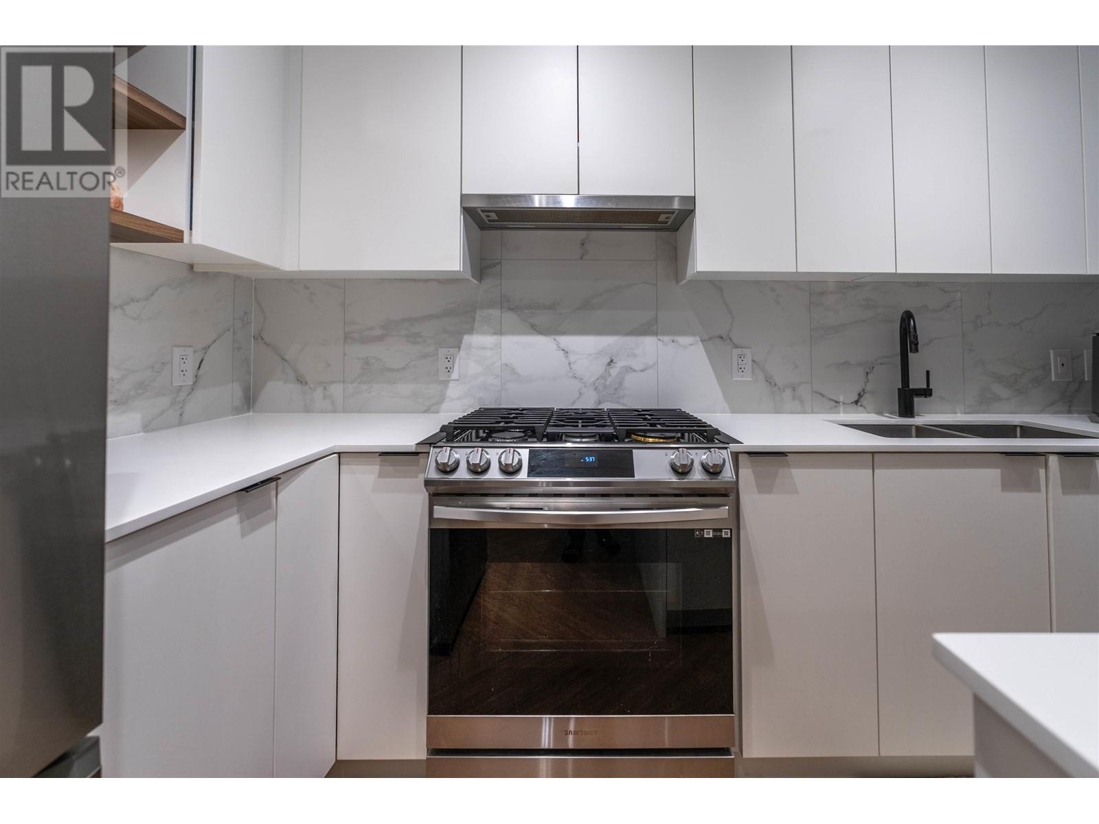 302 3229 ST JOHNS STREET, Port Moody real estate listing R2988939