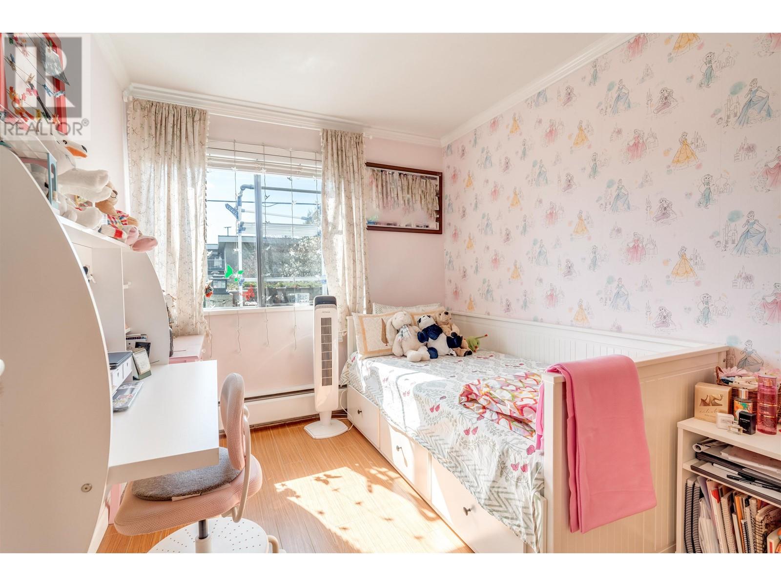 Photo 11 of 104 327 Ninth Street, New Westminster BC