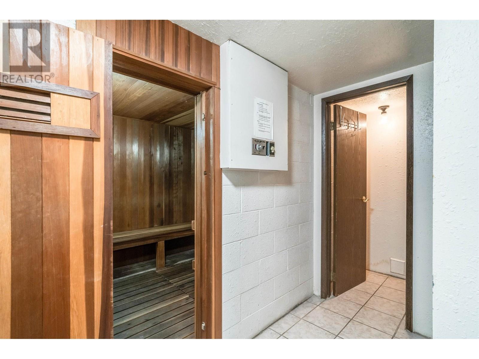 Photo 25 of 104 327 Ninth Street, New Westminster BC