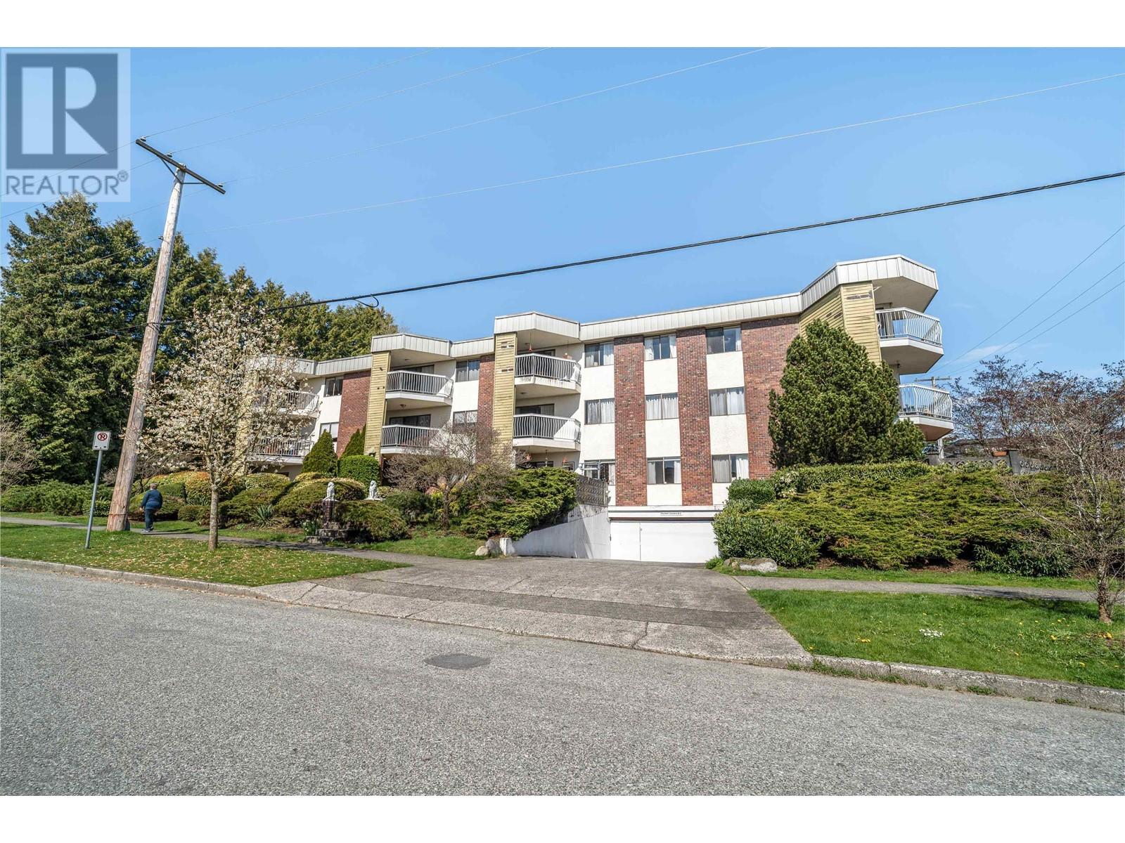 Photo 31 of 104 327 Ninth Street, New Westminster BC
