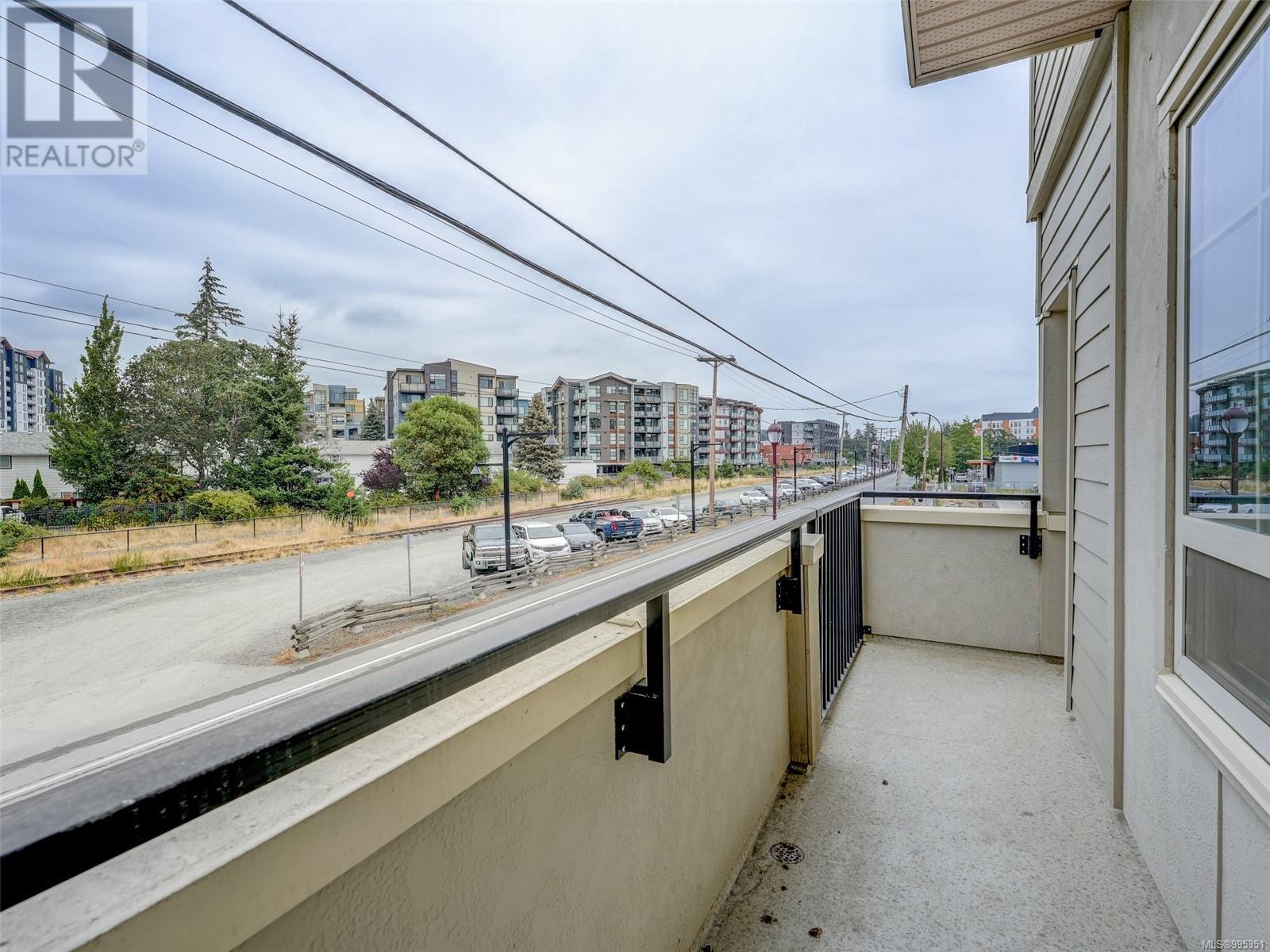 201 785 Station Ave, Langford
