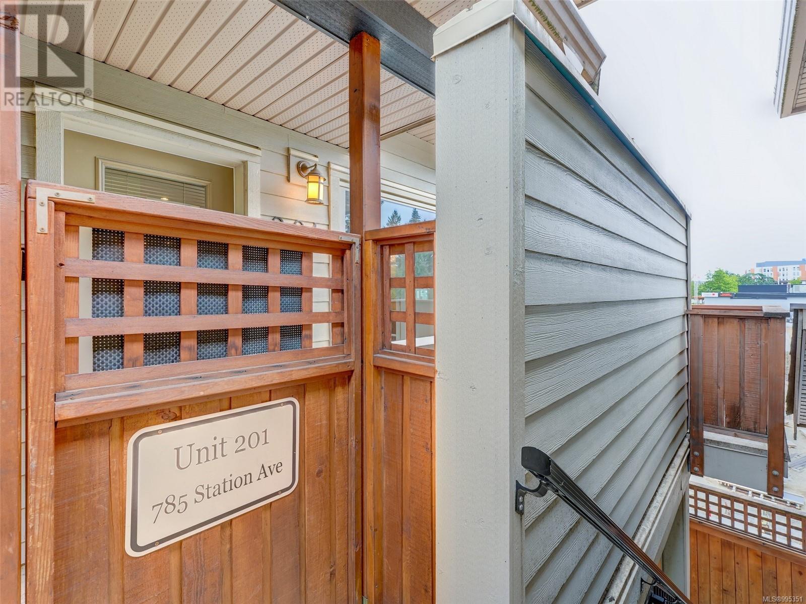 201 785 Station Ave, Langford