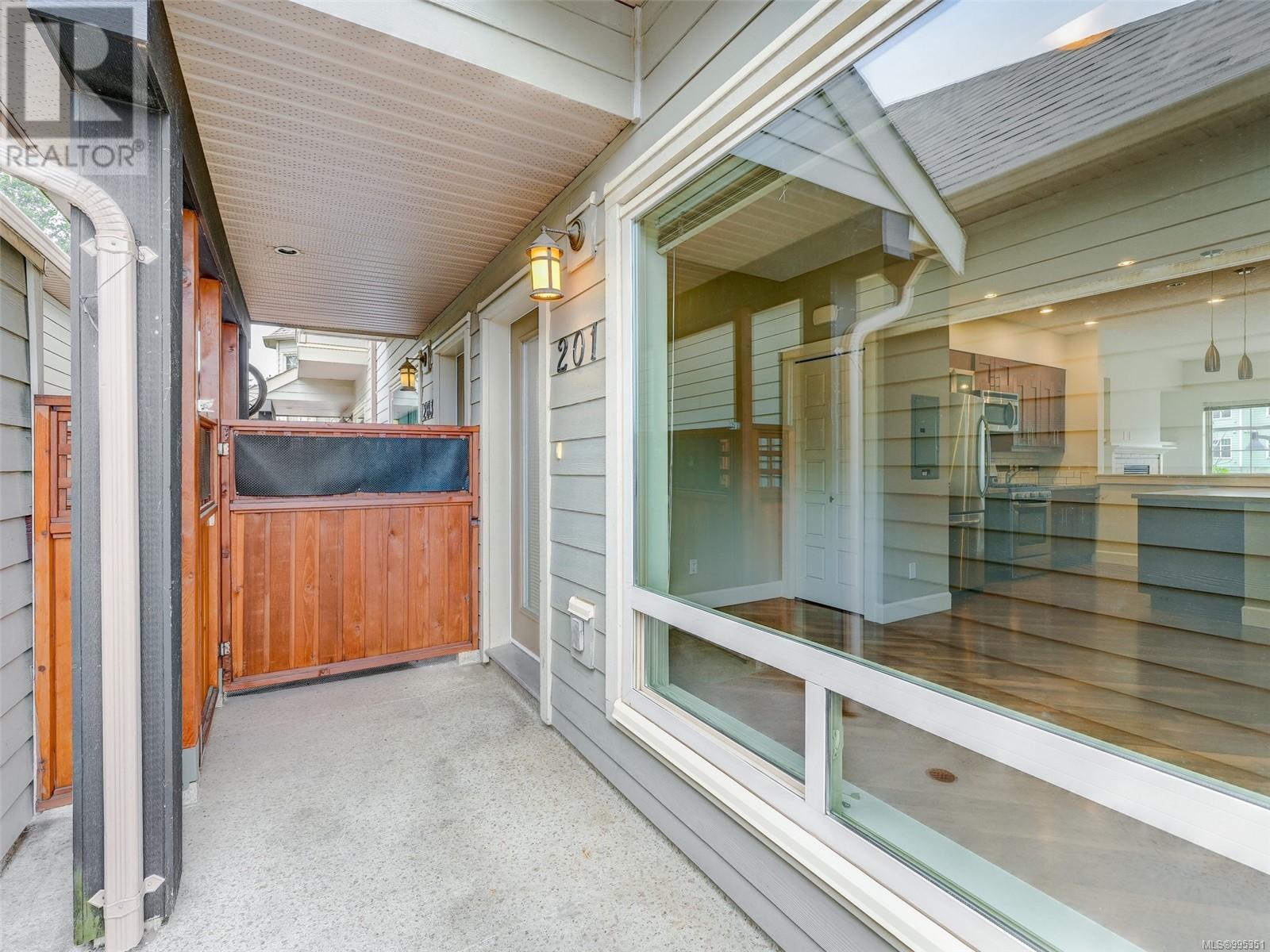 201 785 Station Ave, Langford