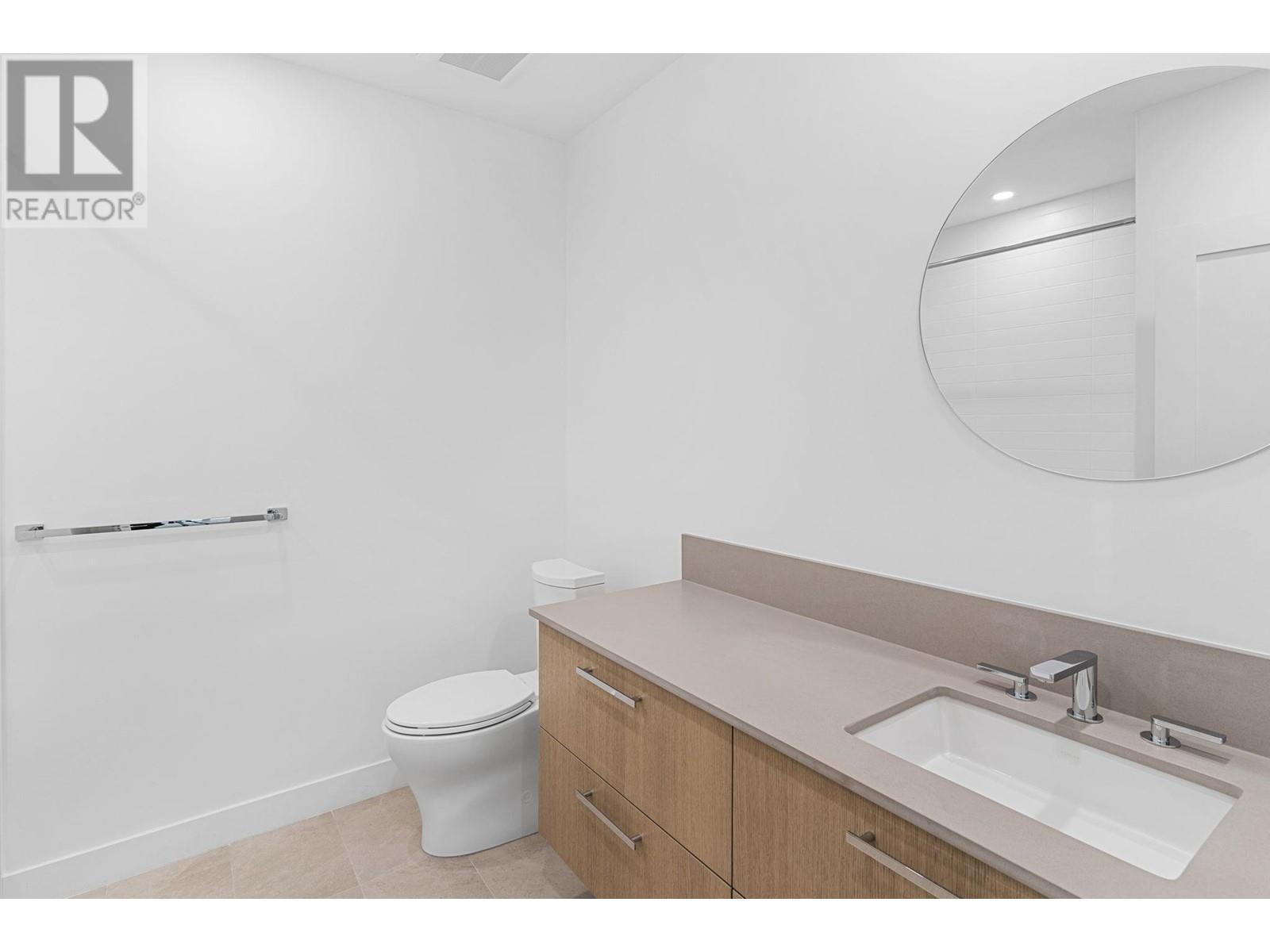 209 3409 Lakeshore Road, Kelowna