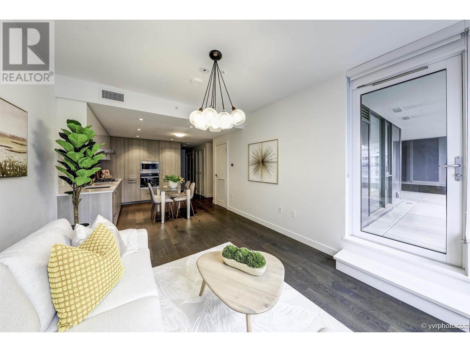 Photo 2 of 807 8160 Mcmyn Way, Richmond BC