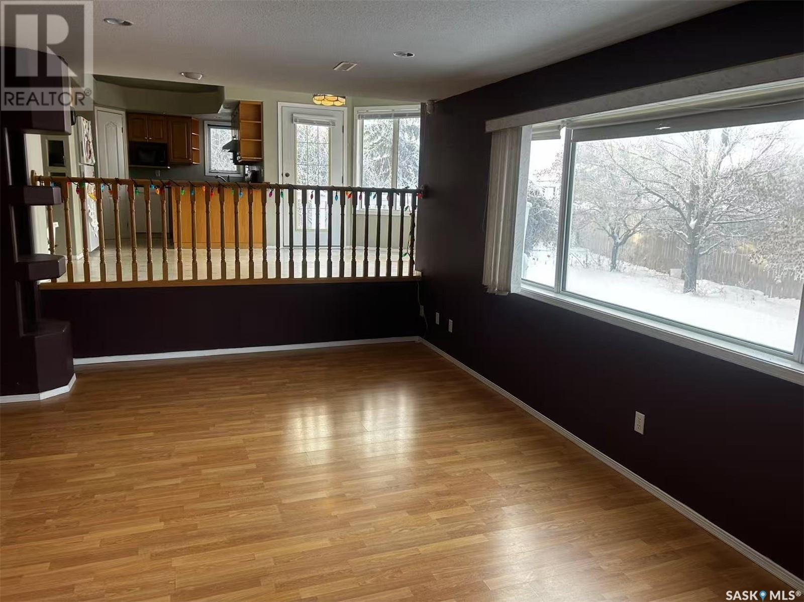 Photo 4 of 610 Mountain View Crescent, Rosetown SK