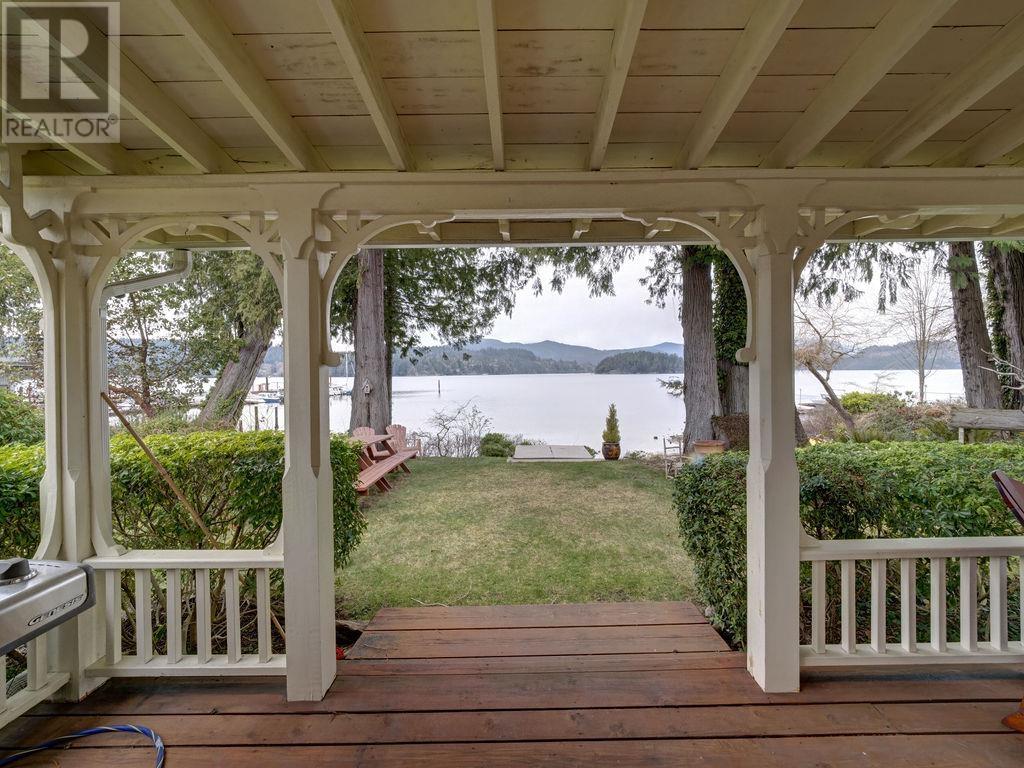 6005 SECHELT INLET ROAD, Sechelt