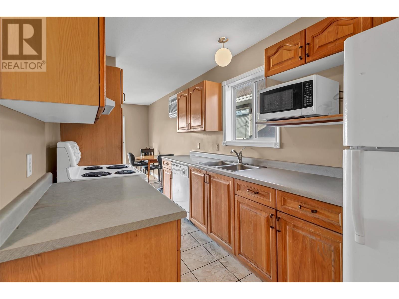  331 Sudbury Avenue, Penticton