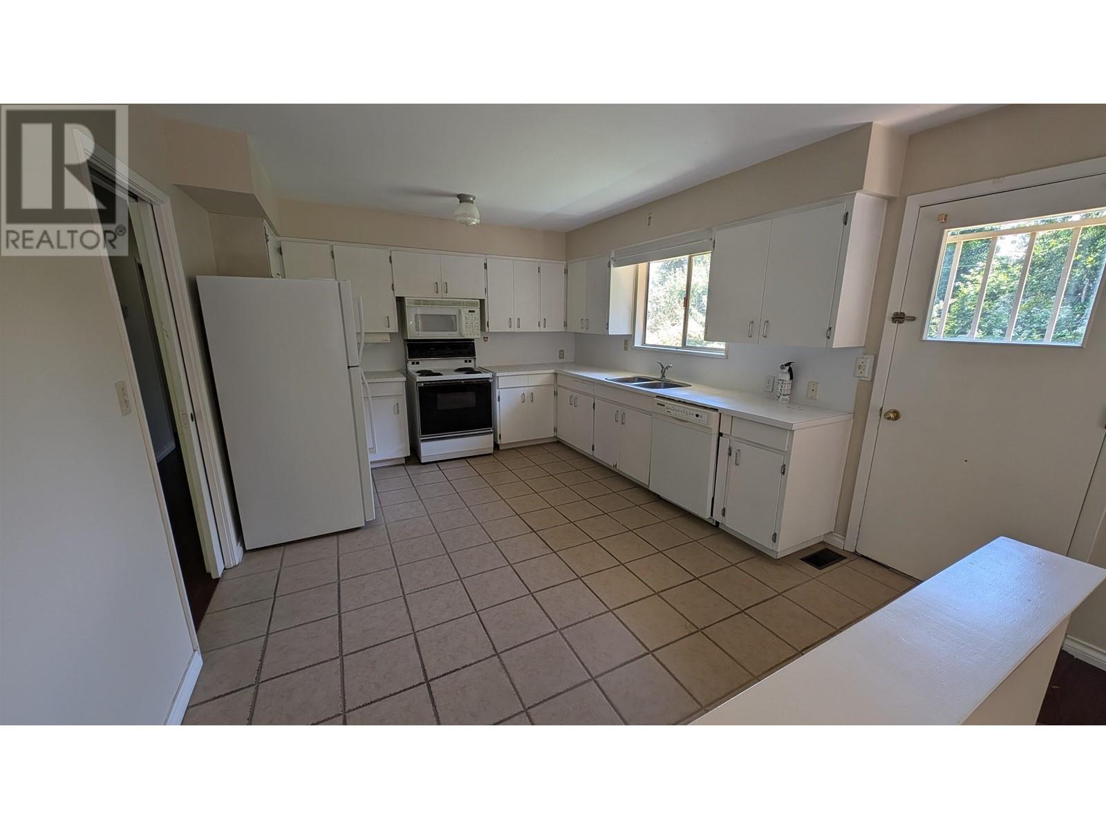 8975 COOK CRESCENT, Richmond