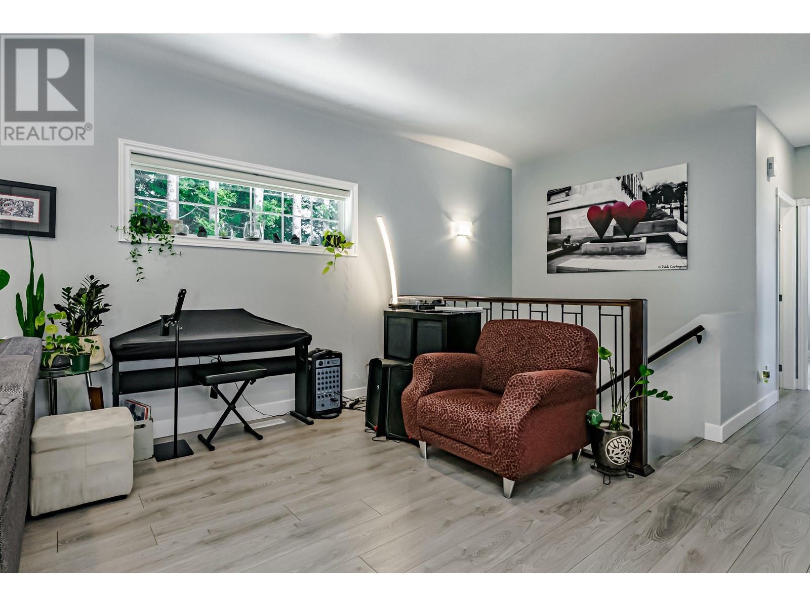 124 EVERGREEN CRESCENT, Anmore real estate listing R2990545
