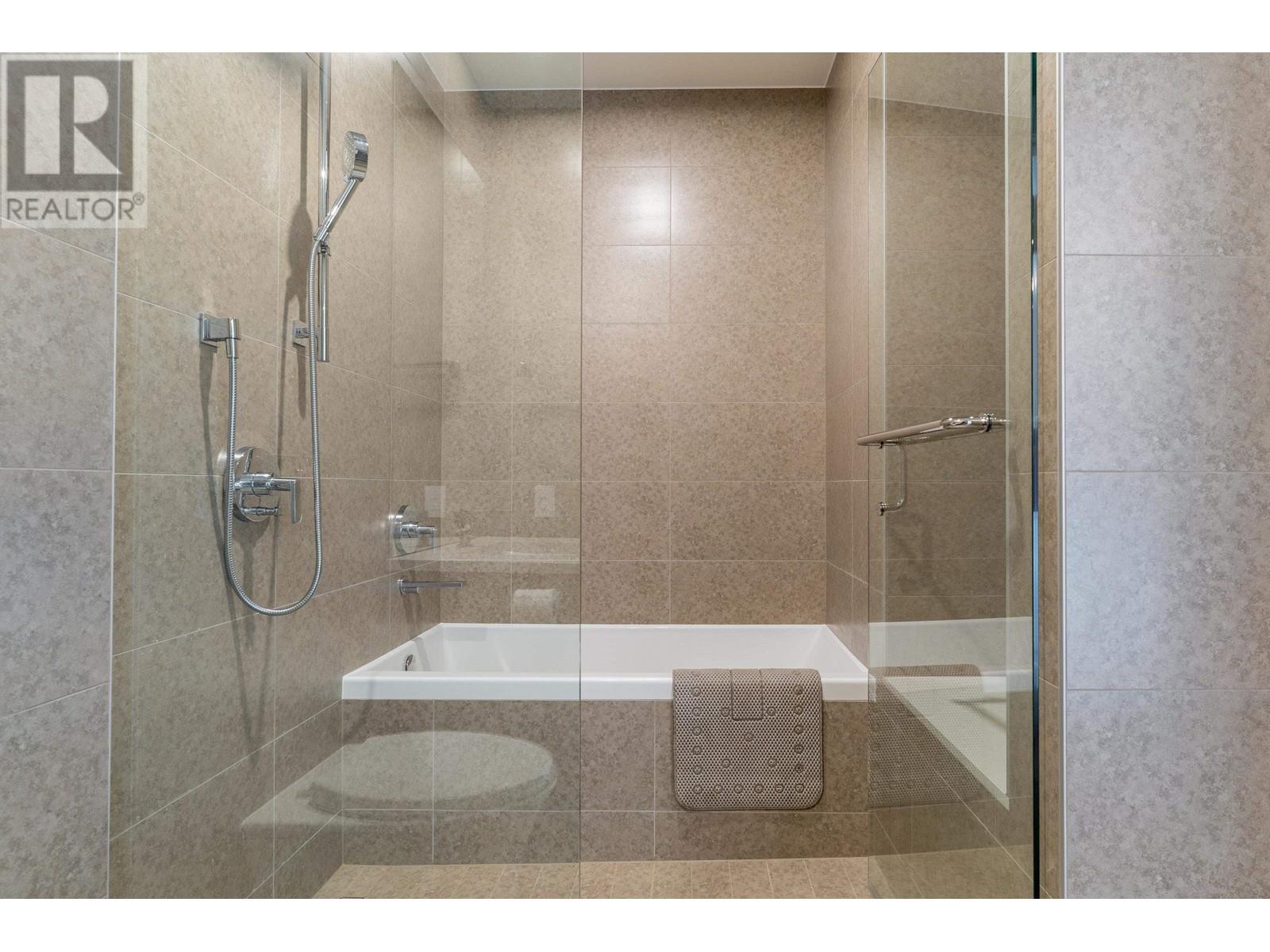 602 6699 NELSON AVENUE, West Vancouver