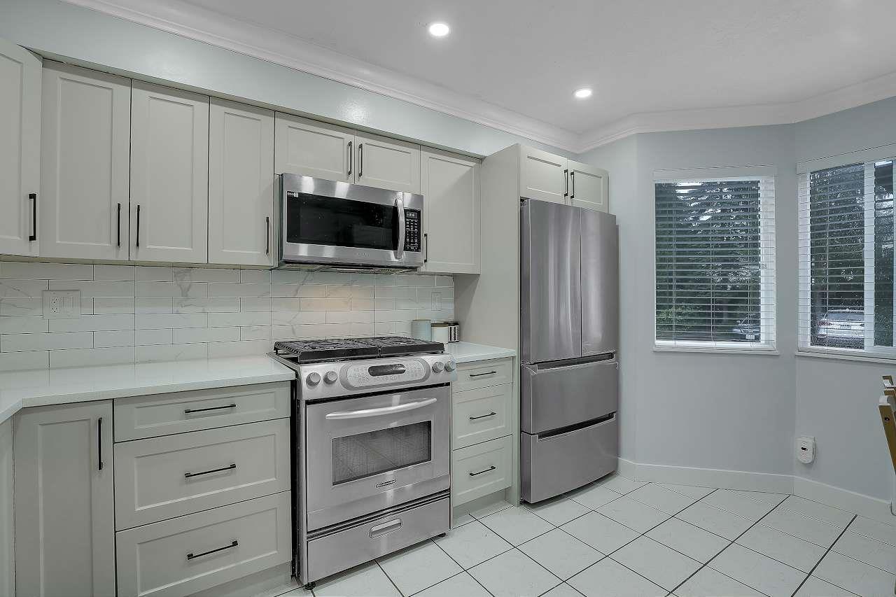 Photo 13 of 33 7529 140 Street, Surrey BC