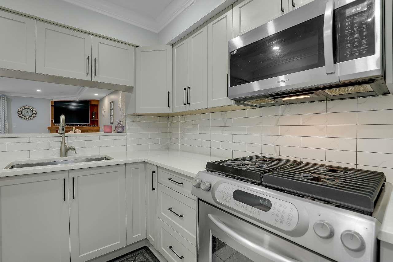 Photo 14 of 33 7529 140 Street, Surrey BC