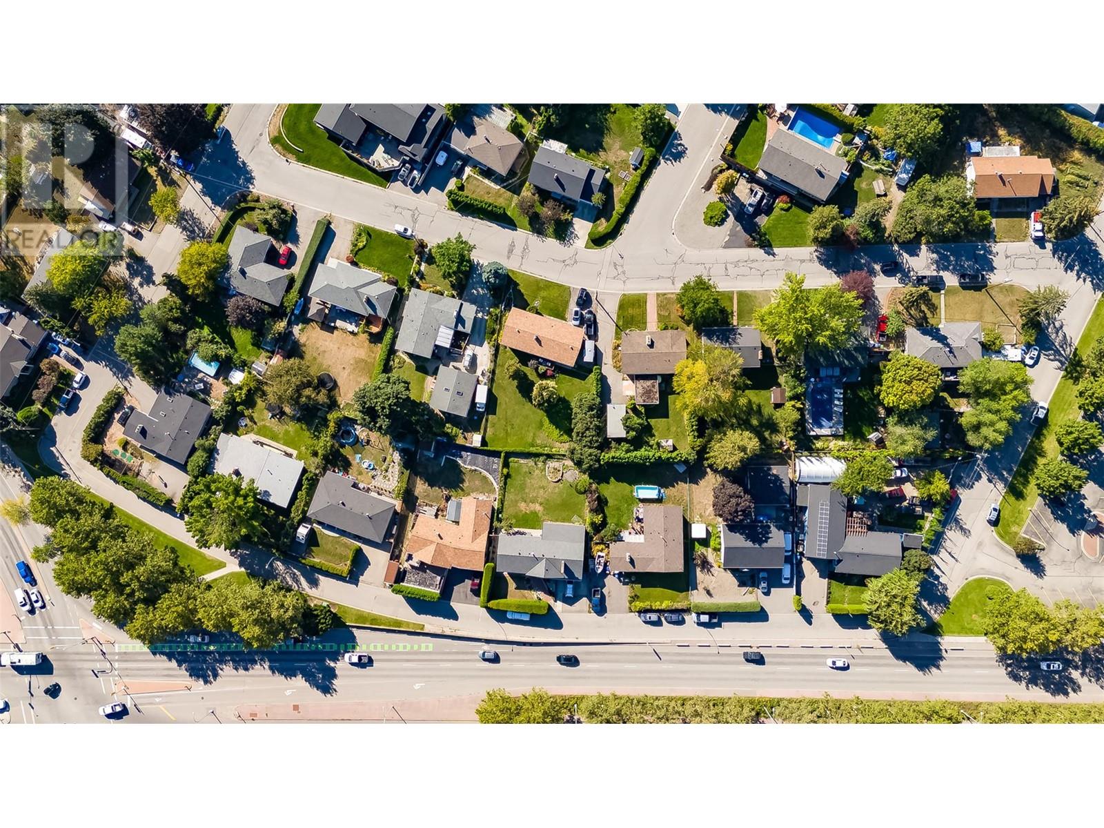  703 Glenburn Street, Kelowna