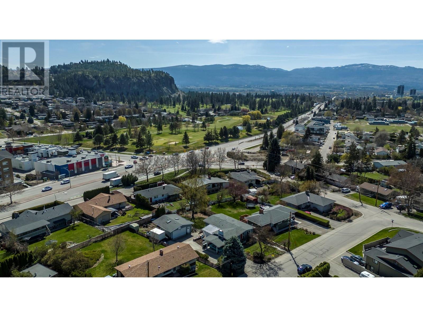  703 Glenburn Street, Kelowna