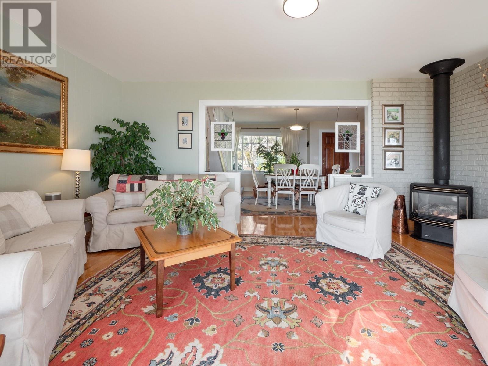 7607 EUREKA PLACE, Halfmoon Bay real estate listing R2976342