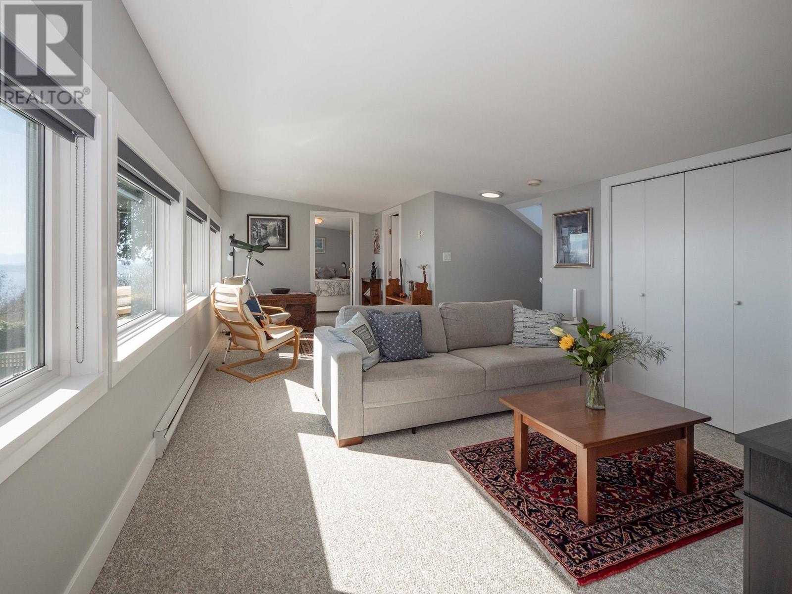 7607 EUREKA PLACE, Halfmoon Bay real estate listing R2976342