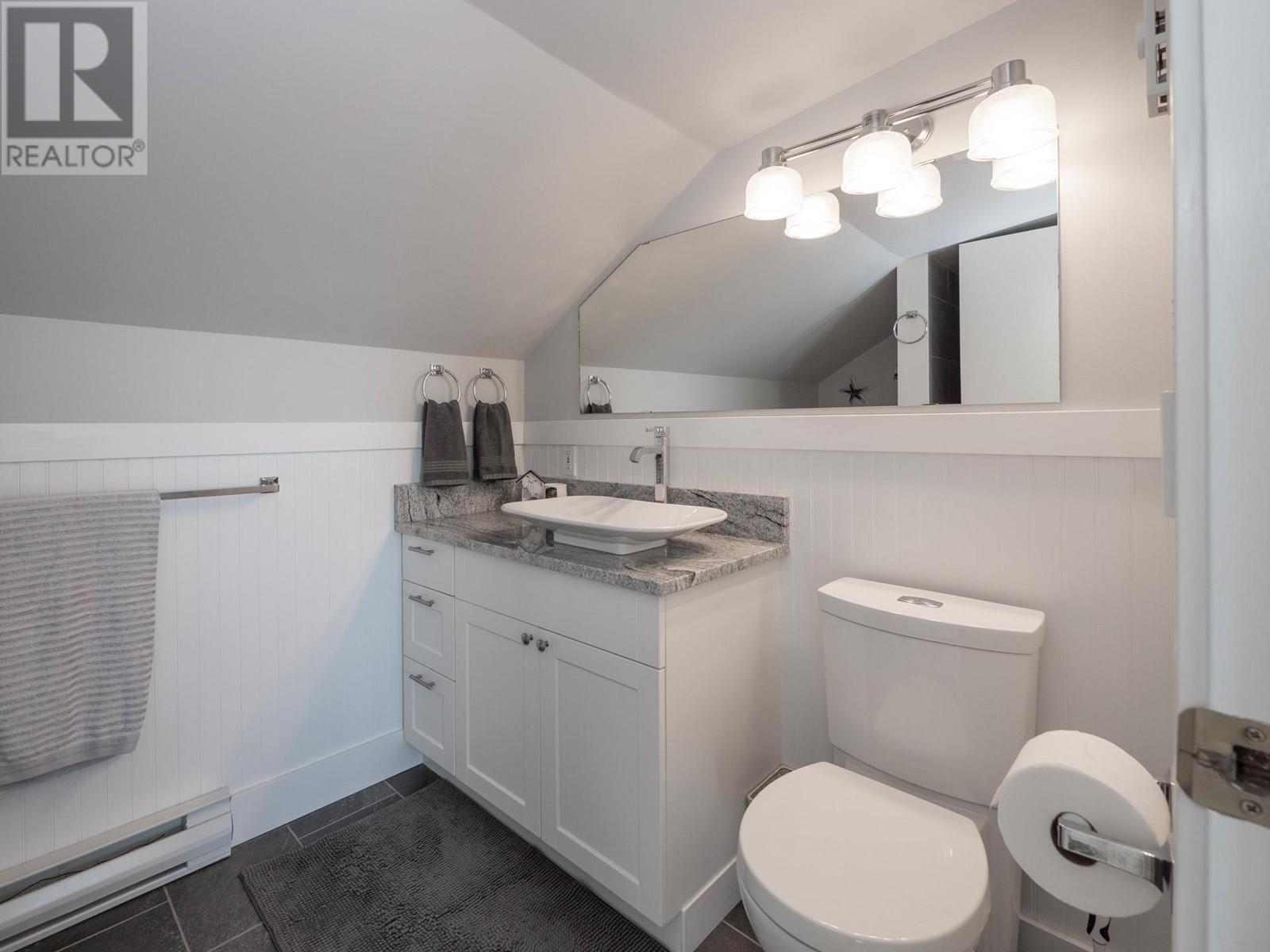 7607 EUREKA PLACE, Halfmoon Bay real estate listing R2976342