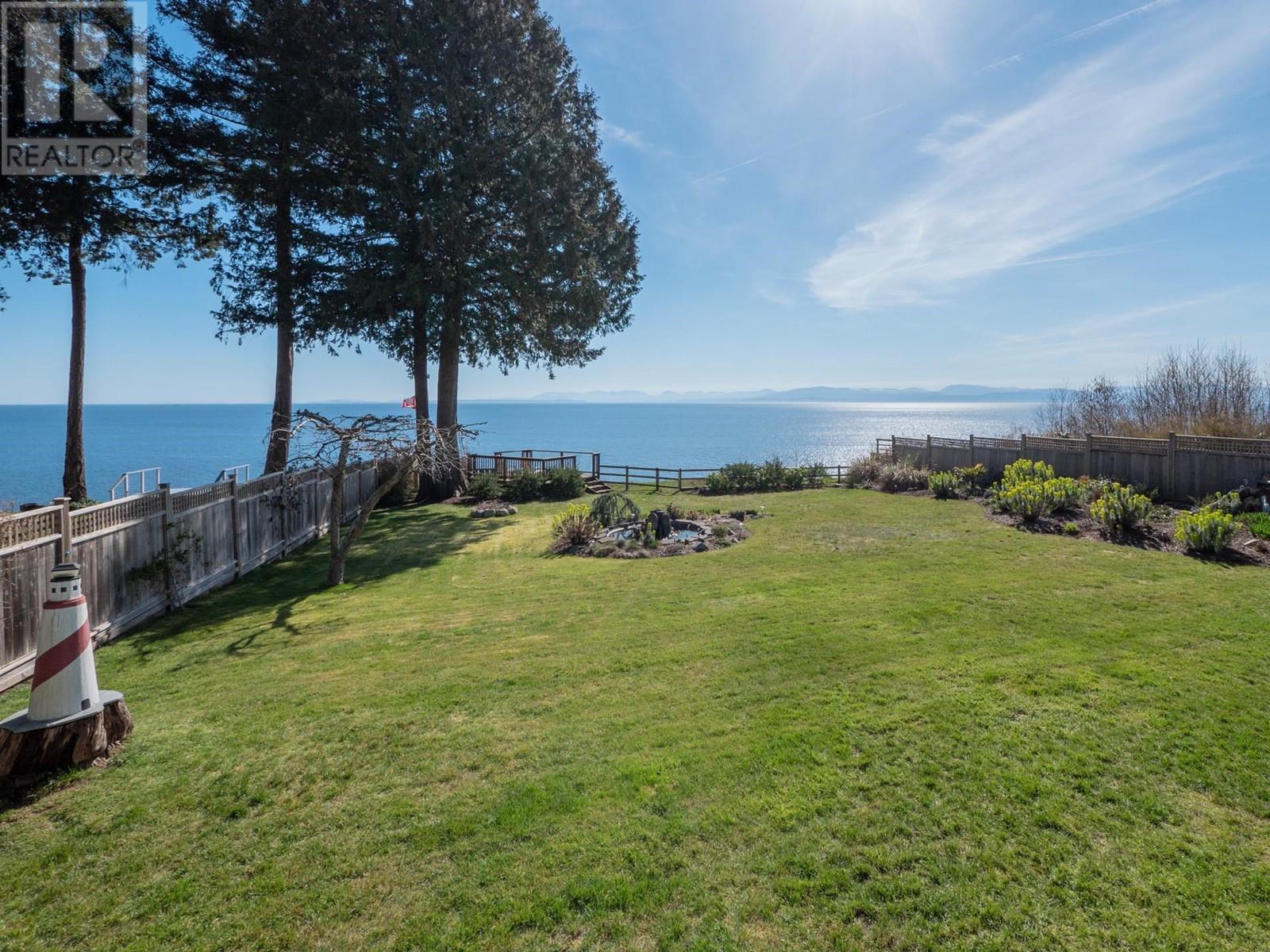 7607 EUREKA PLACE, Halfmoon Bay real estate listing R2976342