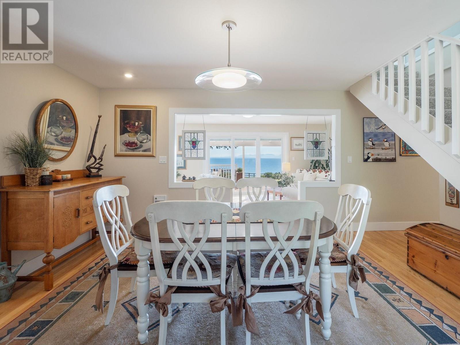 7607 EUREKA PLACE, Halfmoon Bay real estate listing R2976342