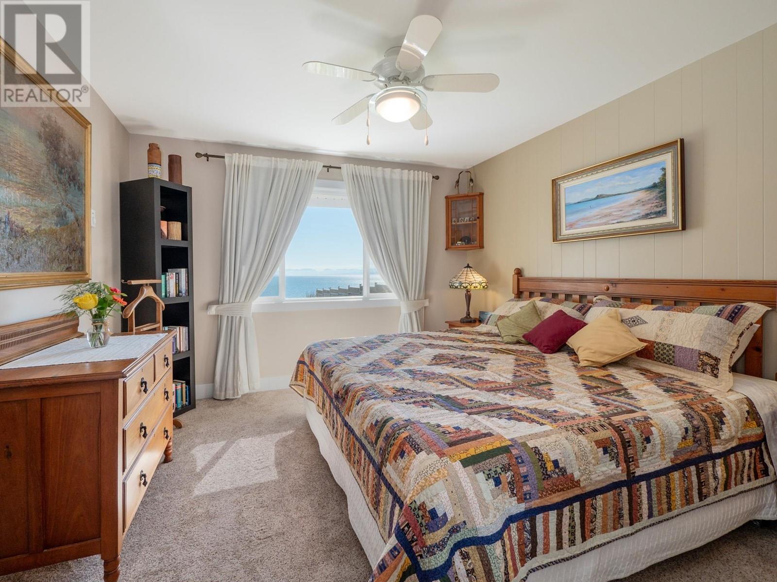 7607 EUREKA PLACE, Halfmoon Bay real estate listing R2976342