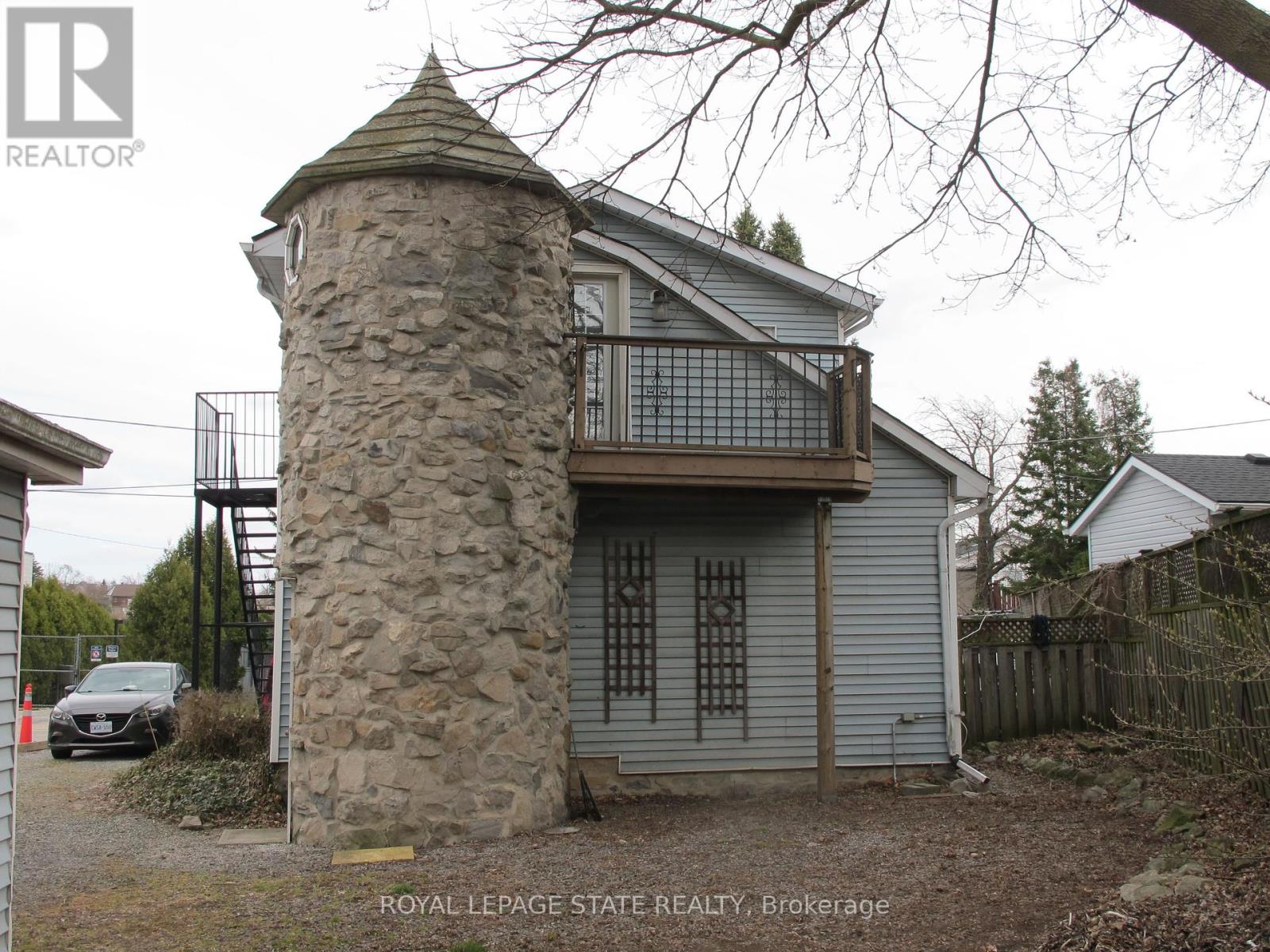 Photo 5 of 4233 May Avenue, Niagara Falls ON