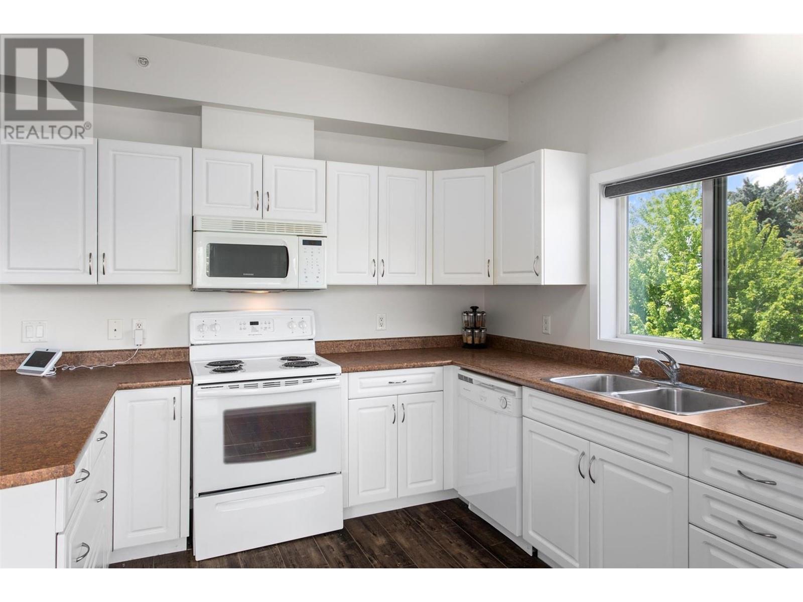 #413 778 Rutland Road N - 10