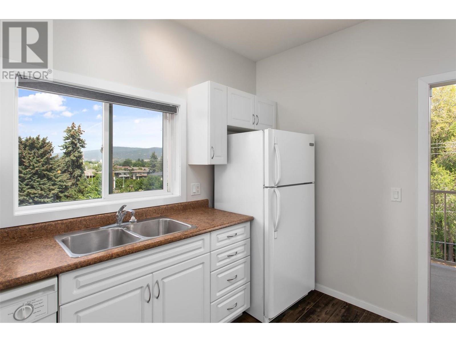 #413 778 Rutland Road N - 11