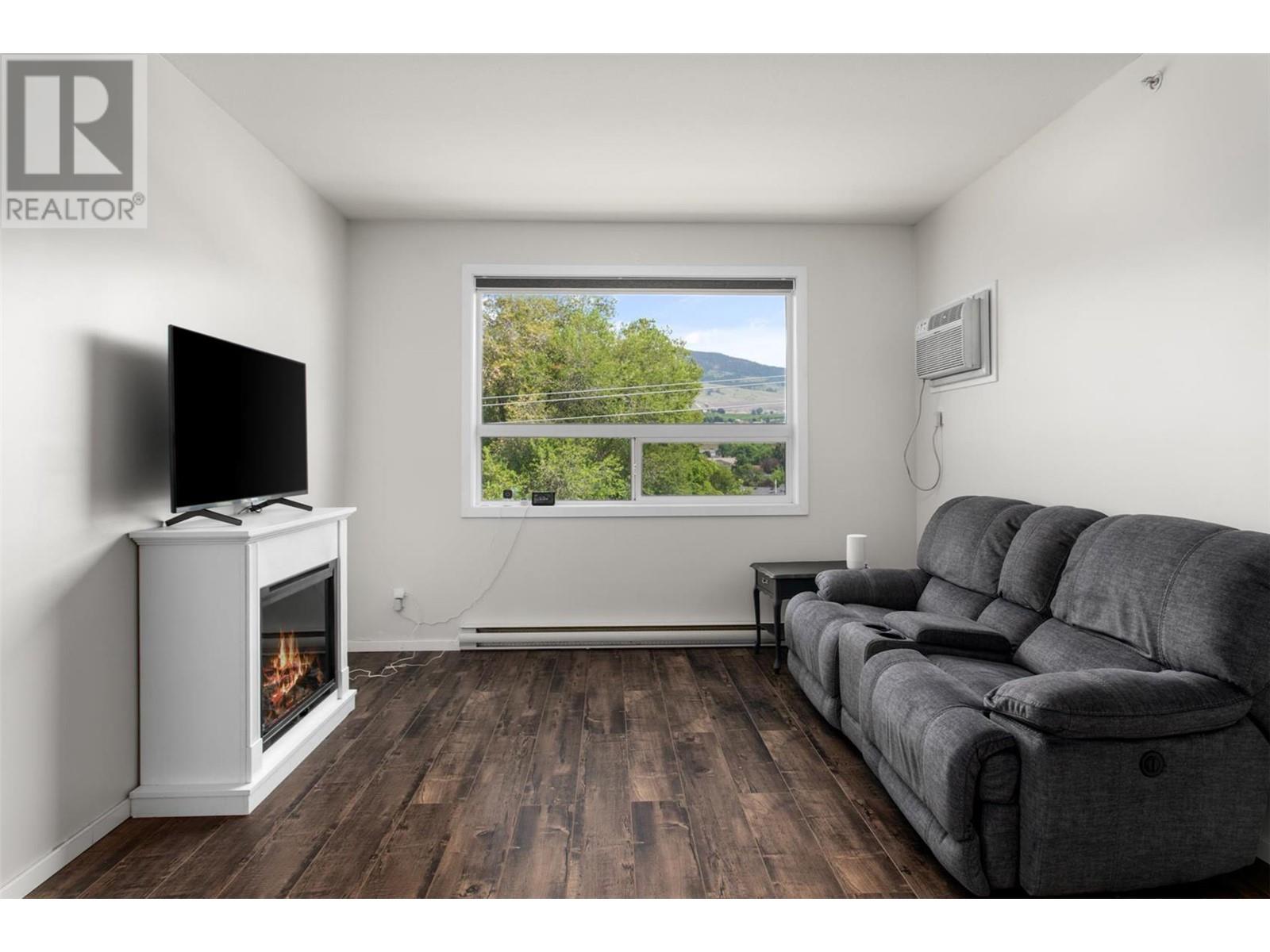 #413 778 Rutland Road N - 4