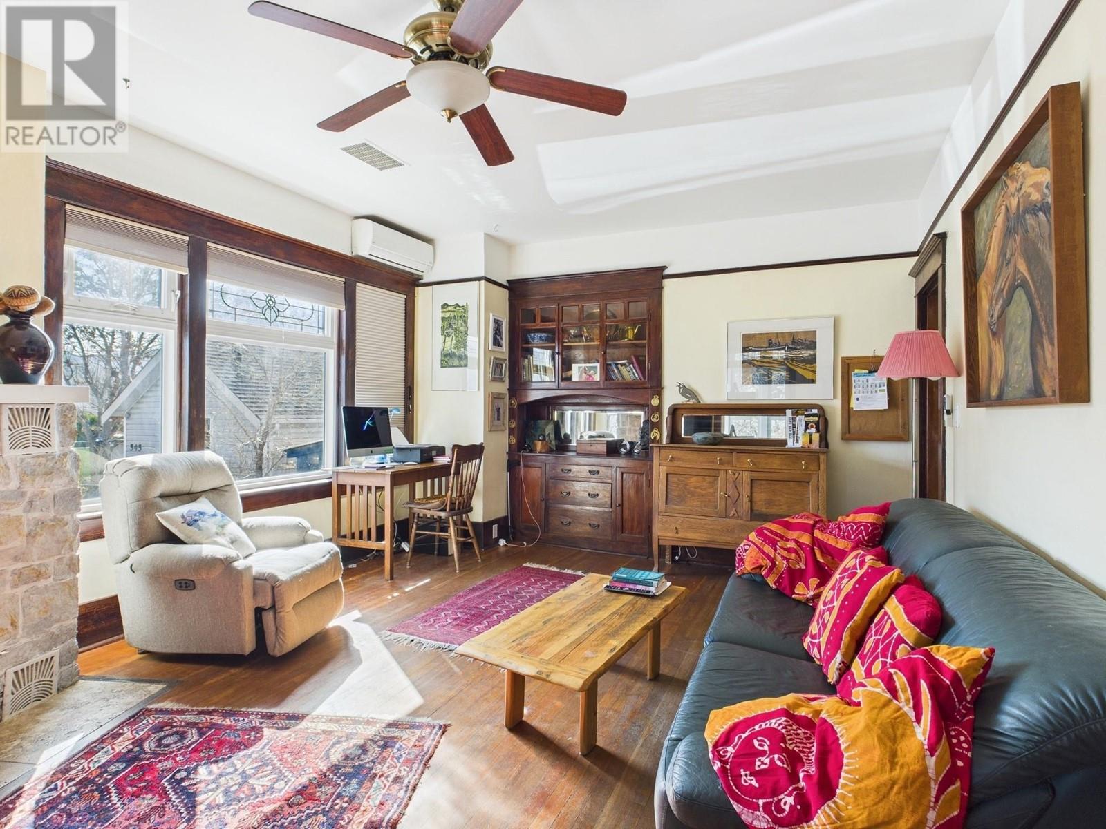 555 School Avenue, Oliver