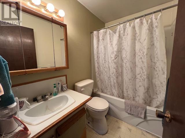 8016 97th Street, Osoyoos