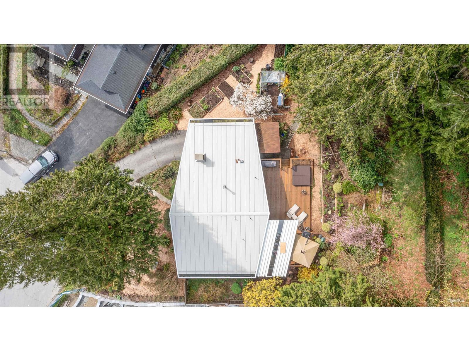 663 FORESTHILL PLACE, Port Moody real estate listing R2990015