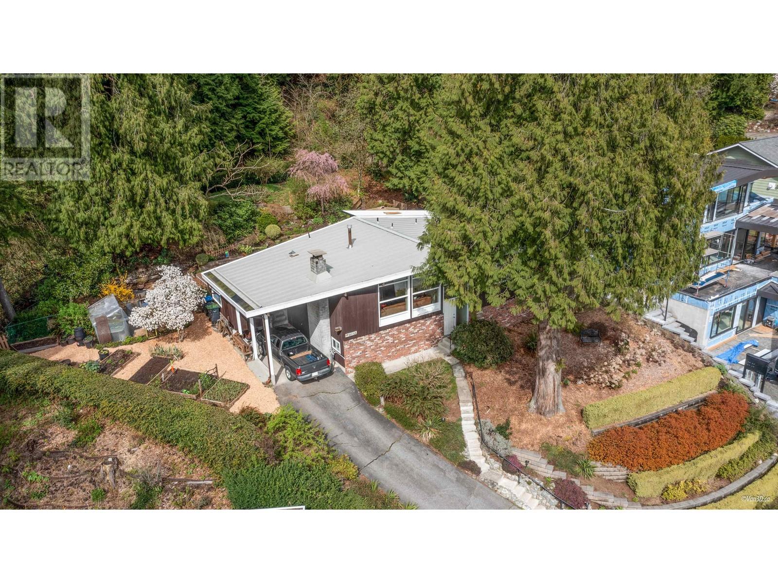 663 FORESTHILL PLACE, Port Moody real estate listing R2990015