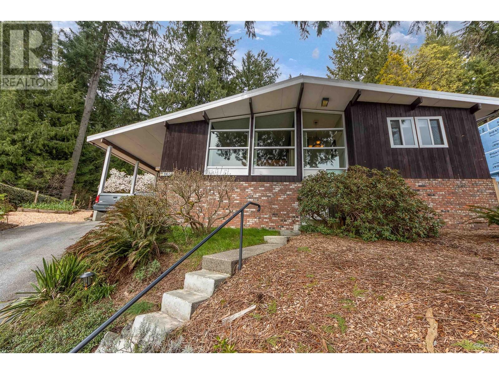 663 FORESTHILL PLACE, Port Moody real estate listing R2990015